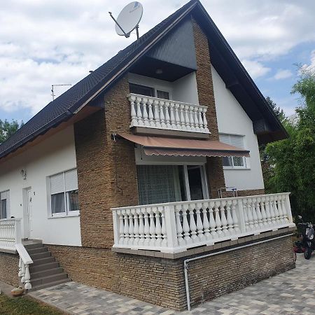 Wolf Vendeghaz Villa Balatonkeresztur Exterior photo