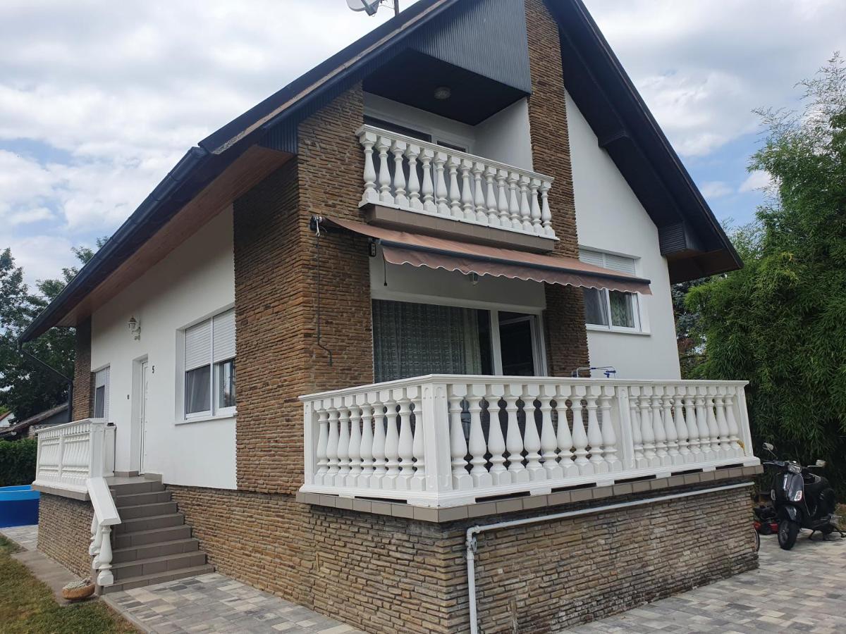 Wolf Vendeghaz Villa Balatonkeresztur Exterior photo